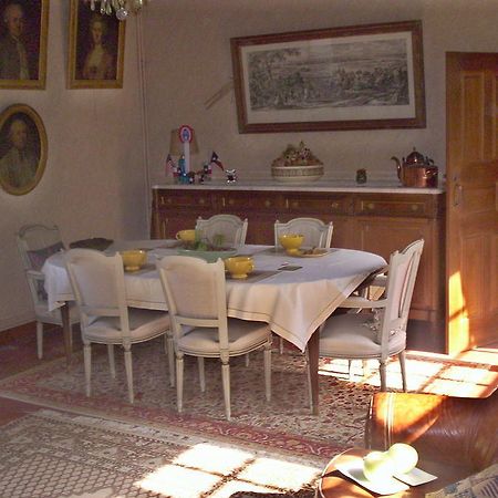 Mardilly Manoir Du Val Harangt Bed & Breakfast エクステリア 写真